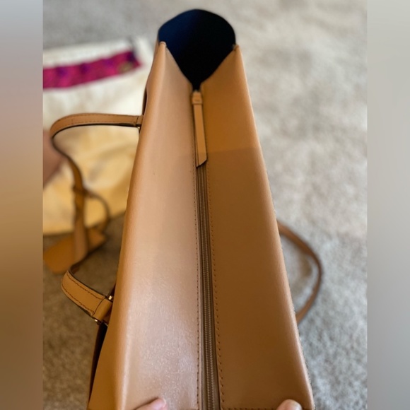 Tory Burch Parker Tote in Cardamom - Picture 11 of 12